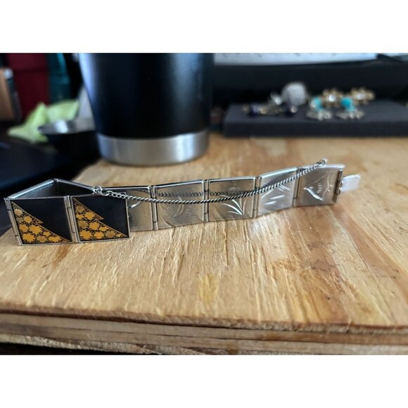 Vintage Mexican Non-Sterling Silver Link Bracelet With Black & Yellow Enamel Inl - Picture 1 of 7